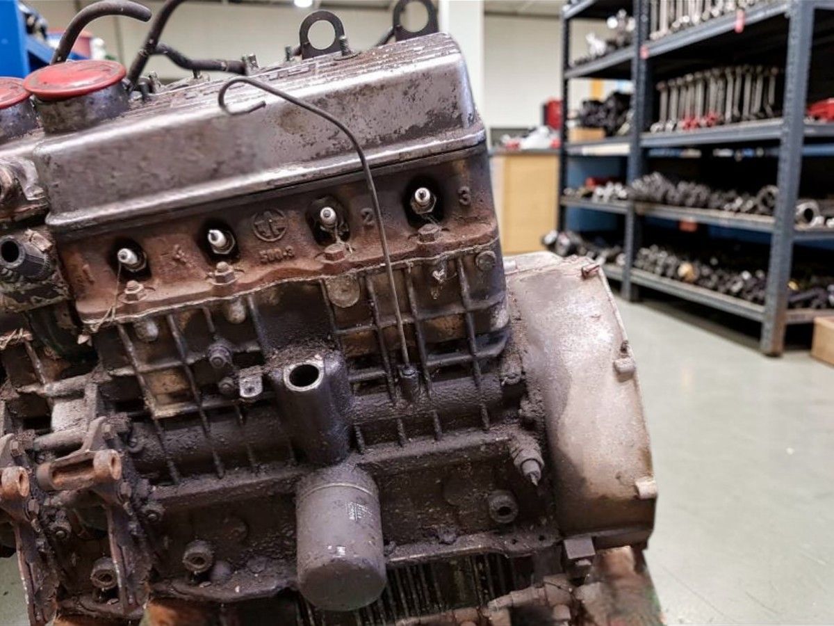 Čištění bloku motoru hasičské techniky